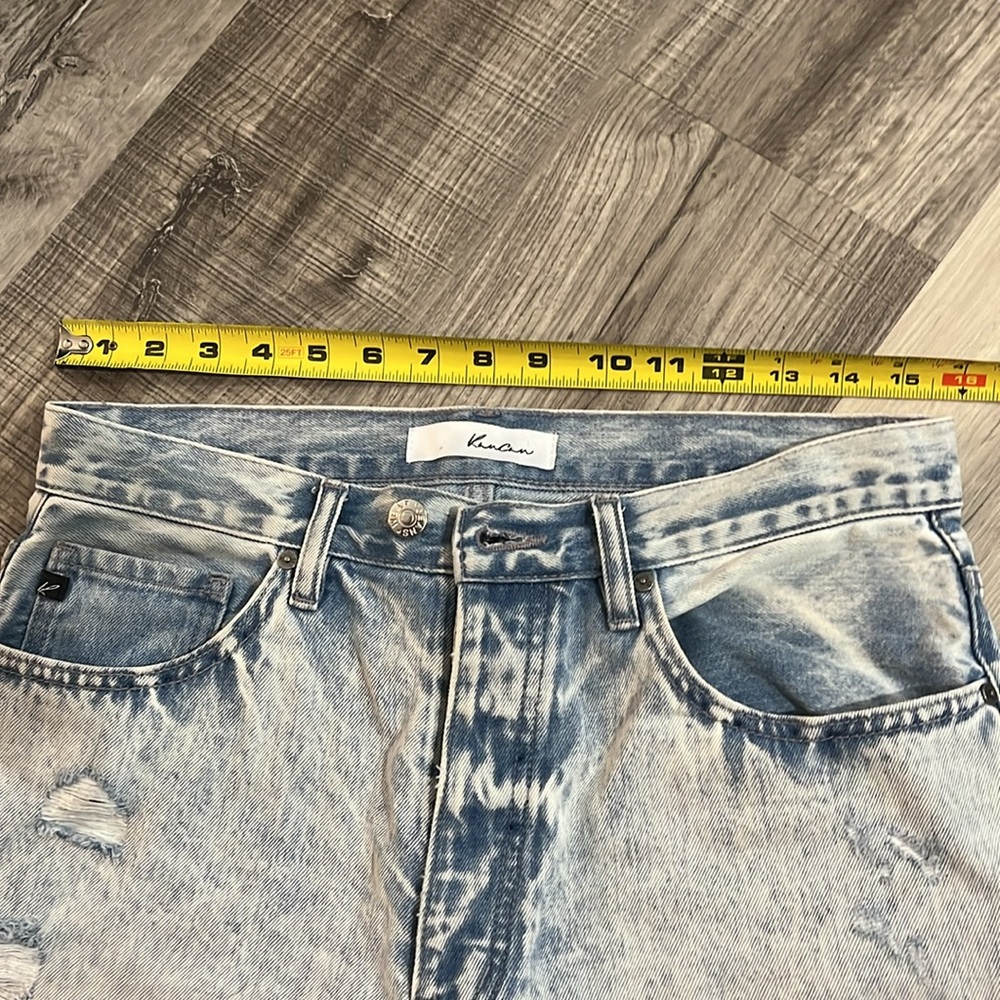 Distressed Jeans - Picture 6 of 9